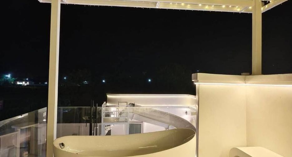 For sale 5 bedrooms villa in Sattahip, Chonburi