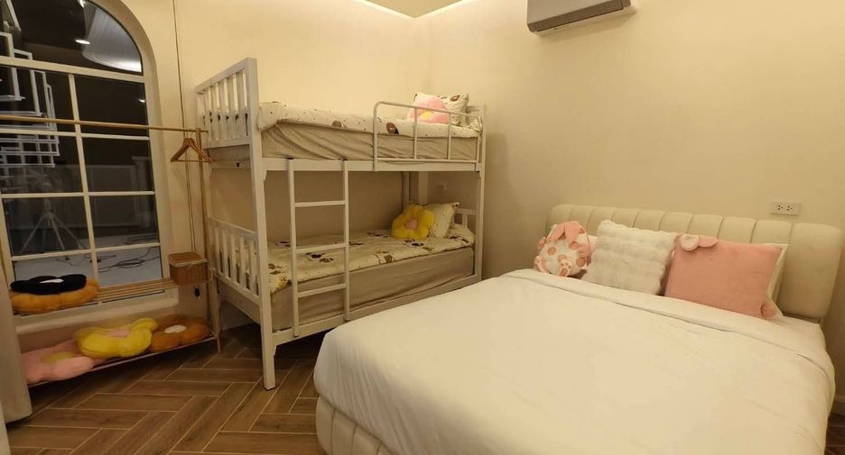 For sale 5 bedrooms villa in Sattahip, Chonburi
