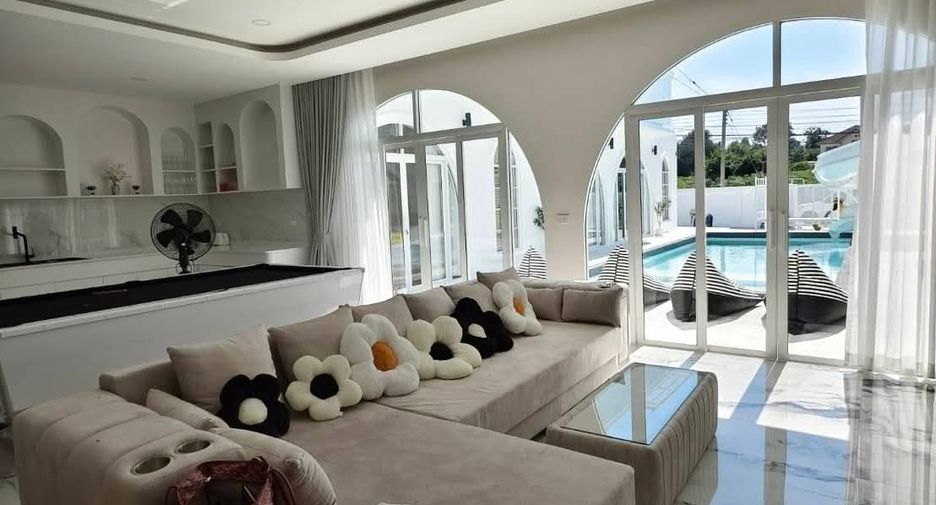 For sale 5 bedrooms villa in Sattahip, Chonburi