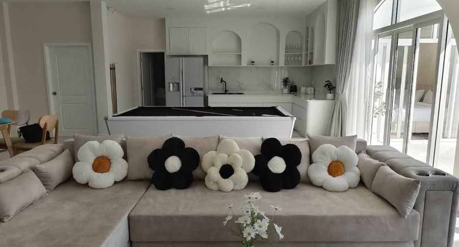 For sale 5 bedrooms villa in Sattahip, Chonburi