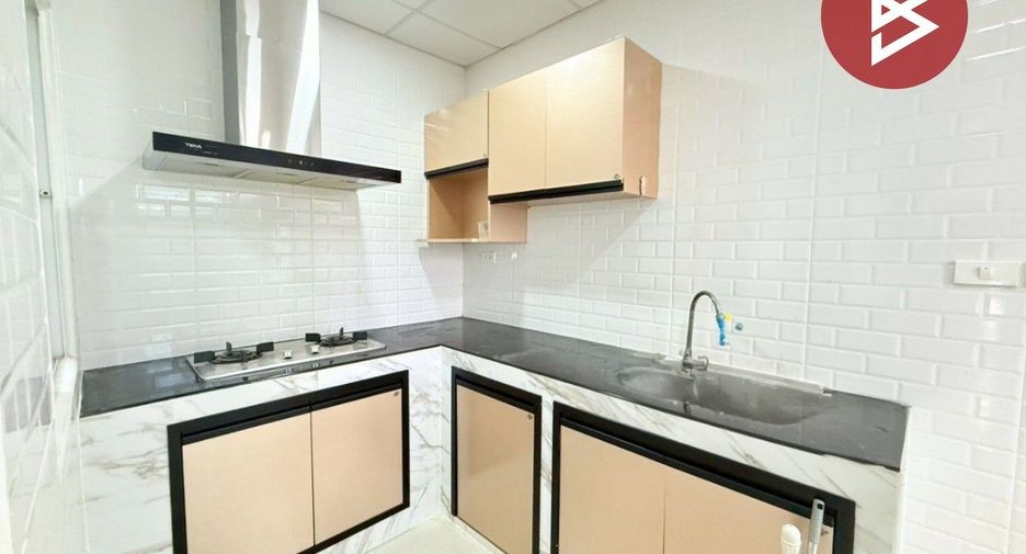 For sale 4 bedrooms townhouse in Thanyaburi, Pathum Thani