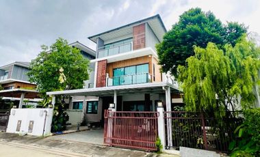 Casa en venta de 4 habitaciones en Bang Kapi, Bangkok