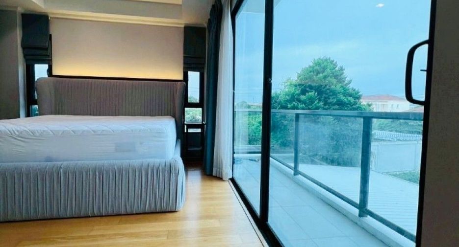 For sale 4 bedrooms house in Bang Kapi, Bangkok