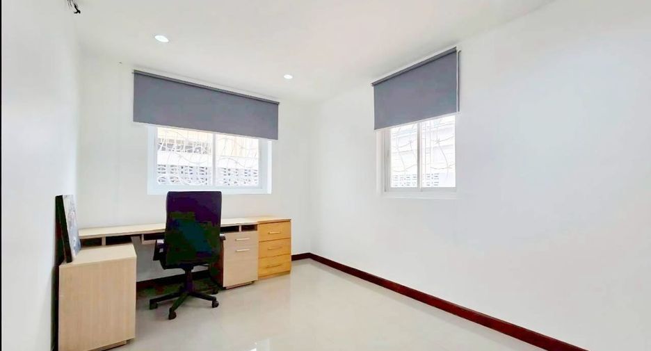 For rent 4 bedrooms house in South Pattaya, Pattaya