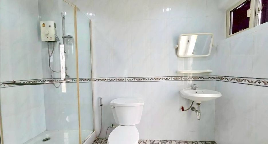 For rent 4 bedrooms house in South Pattaya, Pattaya