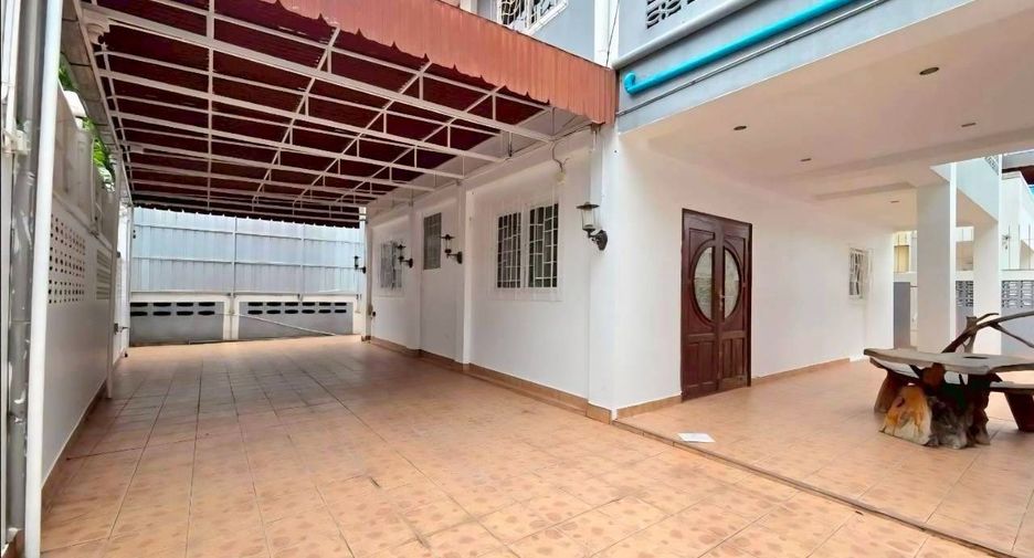 For rent 4 bedrooms house in South Pattaya, Pattaya