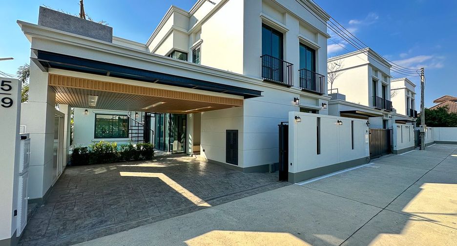 For sale 4 bedrooms house in Mueang Chiang Mai, Chiang Mai