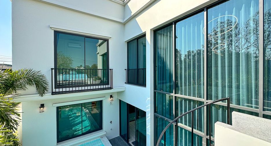 For sale 4 bedrooms house in Mueang Chiang Mai, Chiang Mai