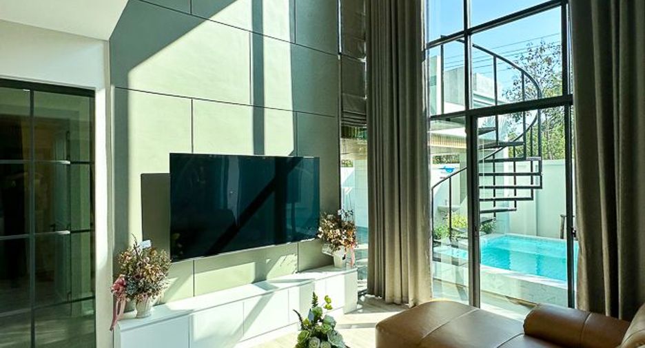 For sale 4 bedrooms house in Mueang Chiang Mai, Chiang Mai