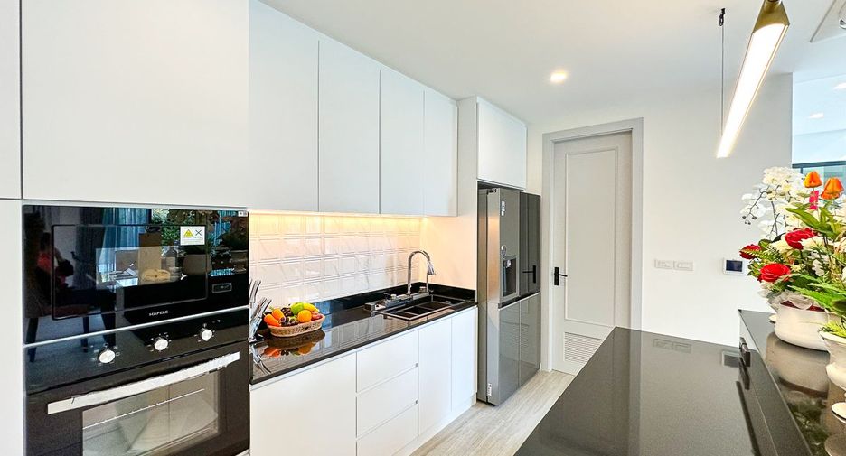 For sale 4 bedrooms house in Mueang Chiang Mai, Chiang Mai