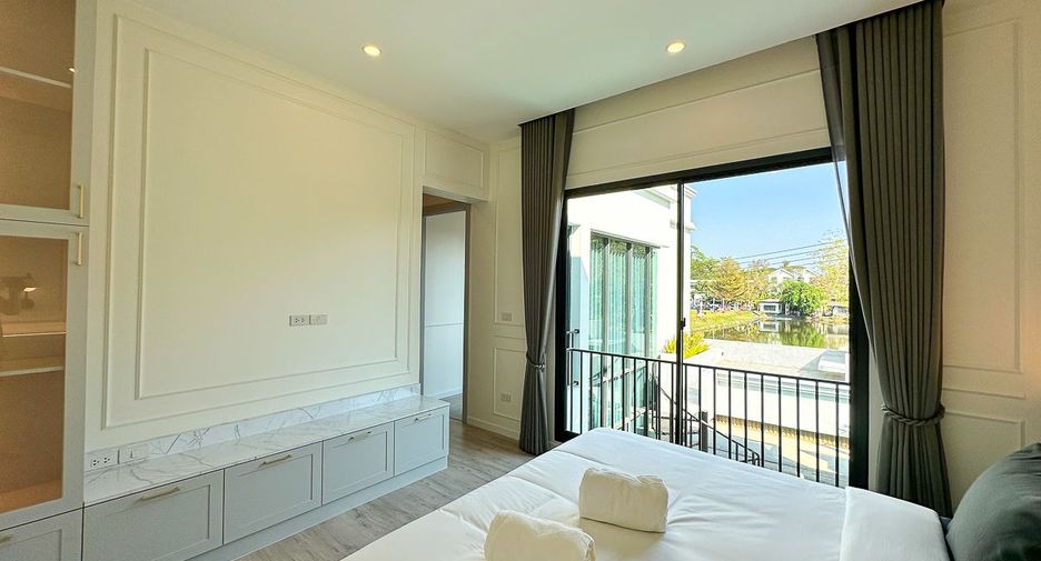 For sale 4 bedrooms house in Mueang Chiang Mai, Chiang Mai