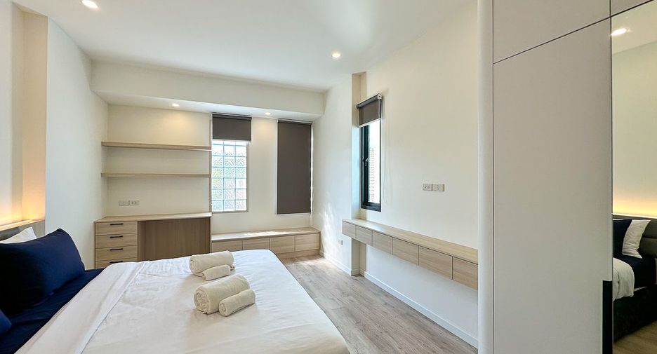 For sale 4 bedrooms house in Mueang Chiang Mai, Chiang Mai