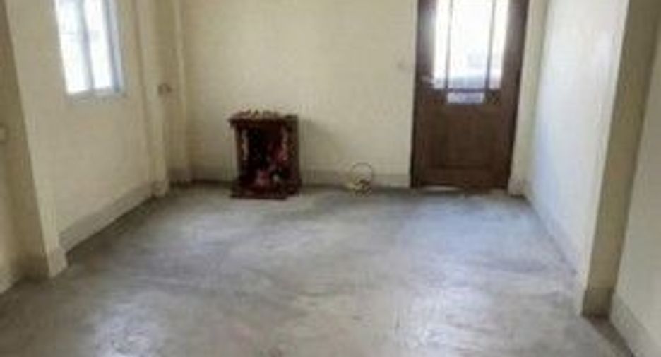 For rent 2 bedrooms retail Space in Phaya Thai, Bangkok