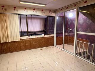 Аренда 5 спальни торговое помещение в Кхлонг Тоеи, Бангкок
