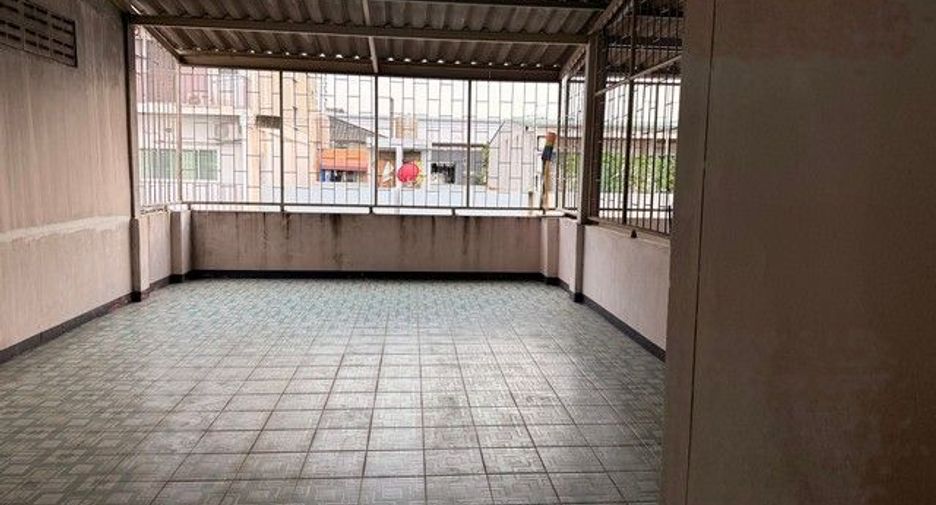 For rent 5 bedrooms retail Space in Khlong Toei, Bangkok