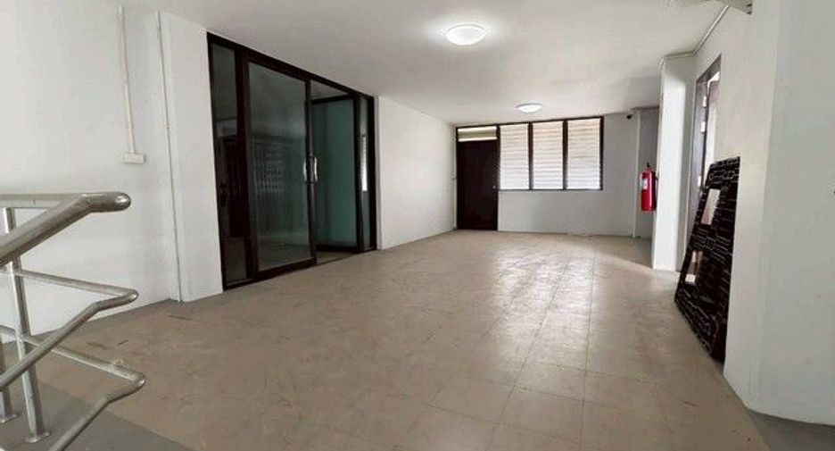For rent 1 bed office in Lat Krabang, Bangkok