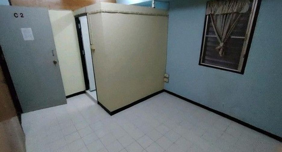 Gewerbefläche zum Kauf mit 1 Zimmer in Huai Khwang, Bangkok