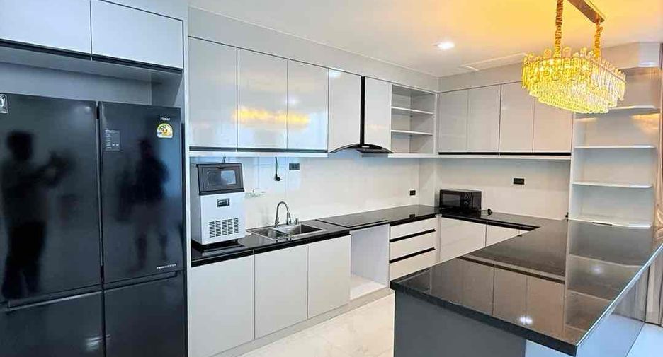 For rent and for sale 6 bedrooms villa in Bang Lamung, Chonburi