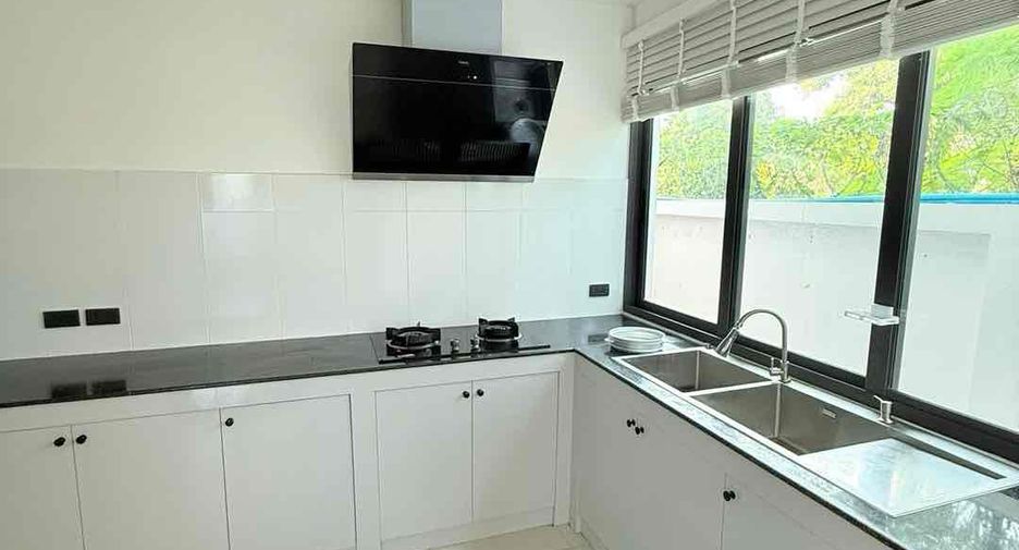 For rent and for sale 6 bedrooms villa in Bang Lamung, Chonburi
