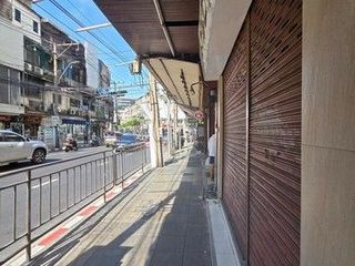 出租 1 卧室 商业空间 在 Bang Rak, 曼谷