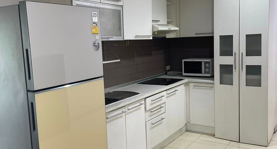 For rent 3 bedrooms condo in Watthana, Bangkok
