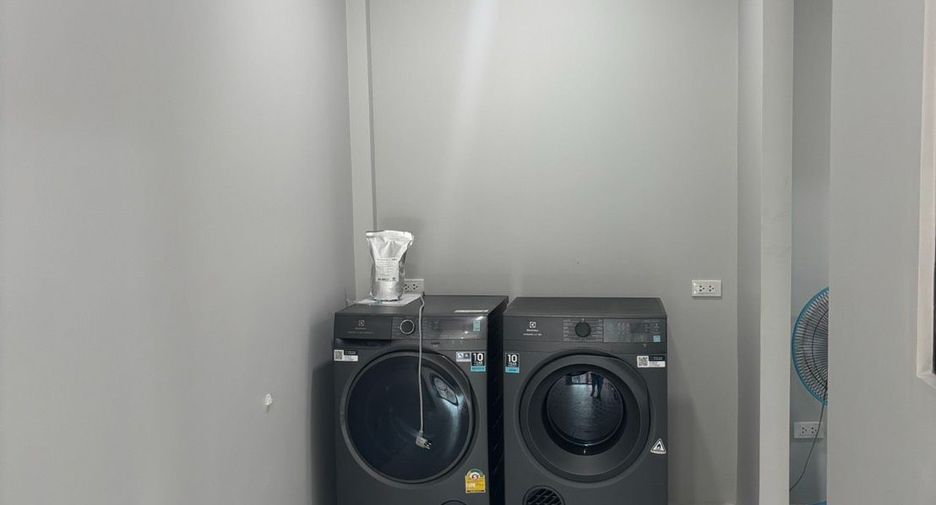 For rent 4 bedrooms house in Prawet, Bangkok