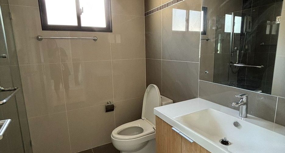For rent 4 bedrooms house in Prawet, Bangkok