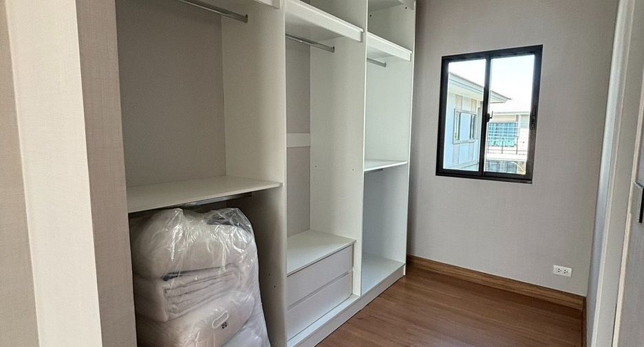 For rent 4 bedrooms house in Prawet, Bangkok