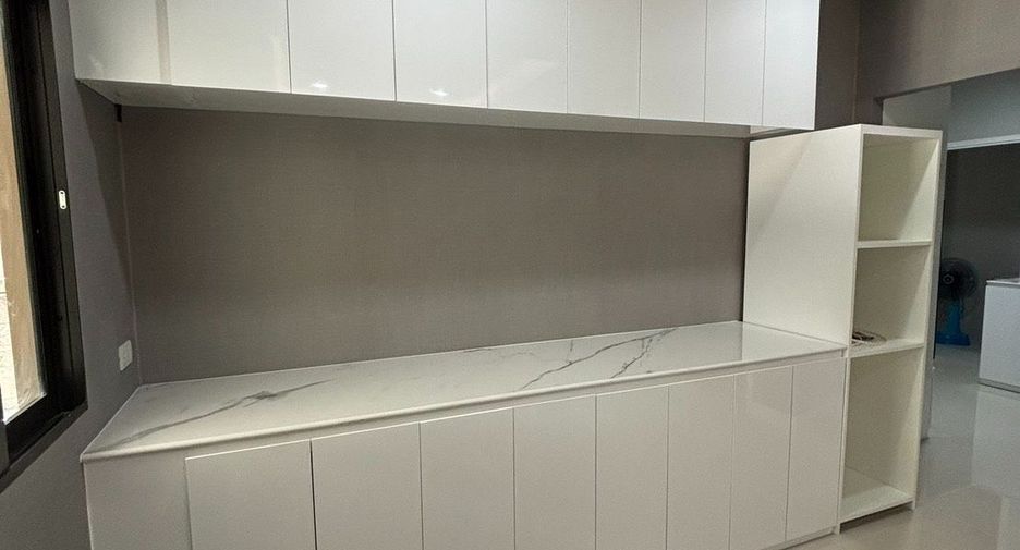 For rent 4 bedrooms house in Prawet, Bangkok