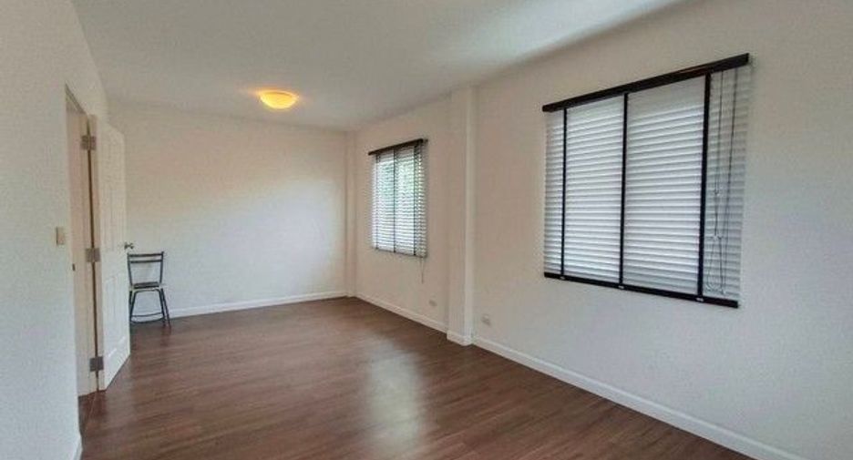 For sale 2 bedrooms house in Bang Khun Thian, Bangkok