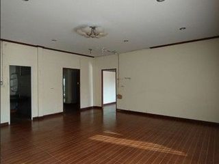 出售 土地 在 Khiri Rat Nikhom, 素叻