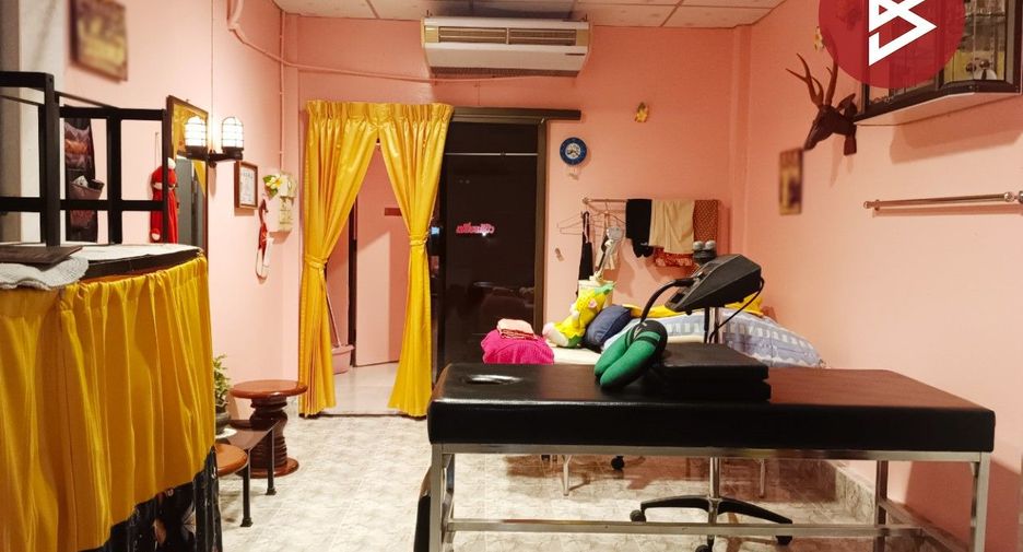 For sale 2 bedrooms townhouse in Mueang Trat, Trat