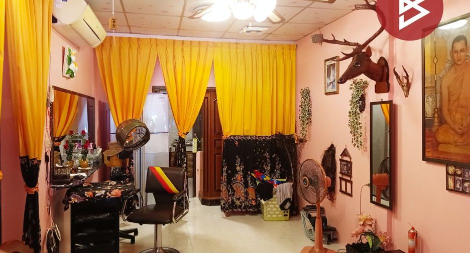 For sale 2 bedrooms townhouse in Mueang Trat, Trat