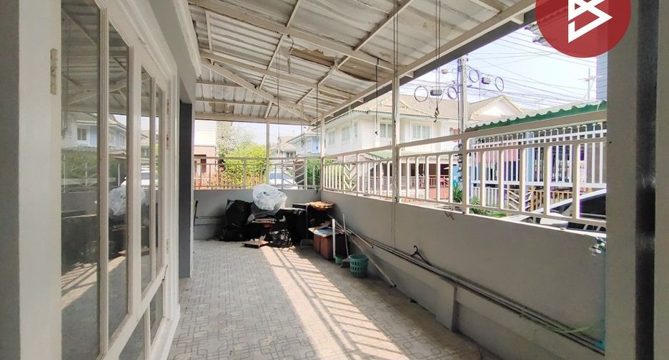 Casa adosada en venta de 3 habitaciones en Khlong Luang, Pathum Thani