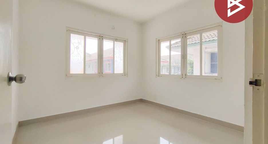 Casa adosada en venta de 3 habitaciones en Khlong Luang, Pathum Thani