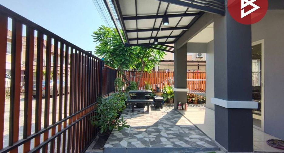 For sale 3 bedrooms townhouse in Mueang Samut Prakan, Samut Prakan