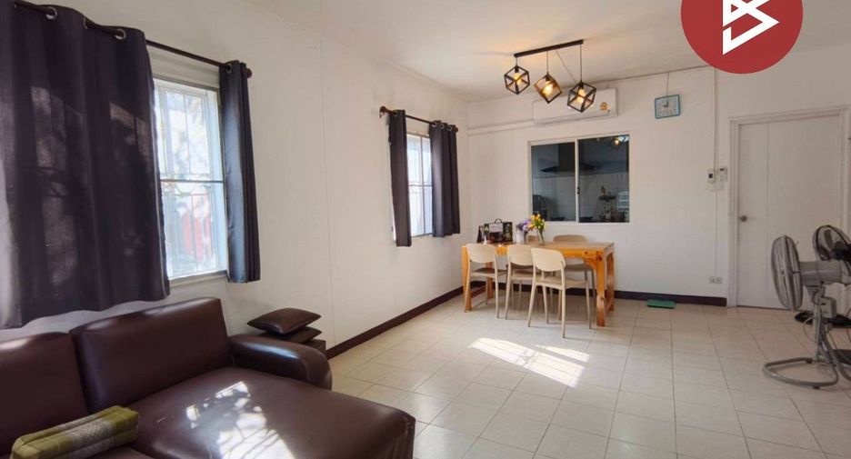 For sale 3 bedrooms townhouse in Mueang Samut Prakan, Samut Prakan