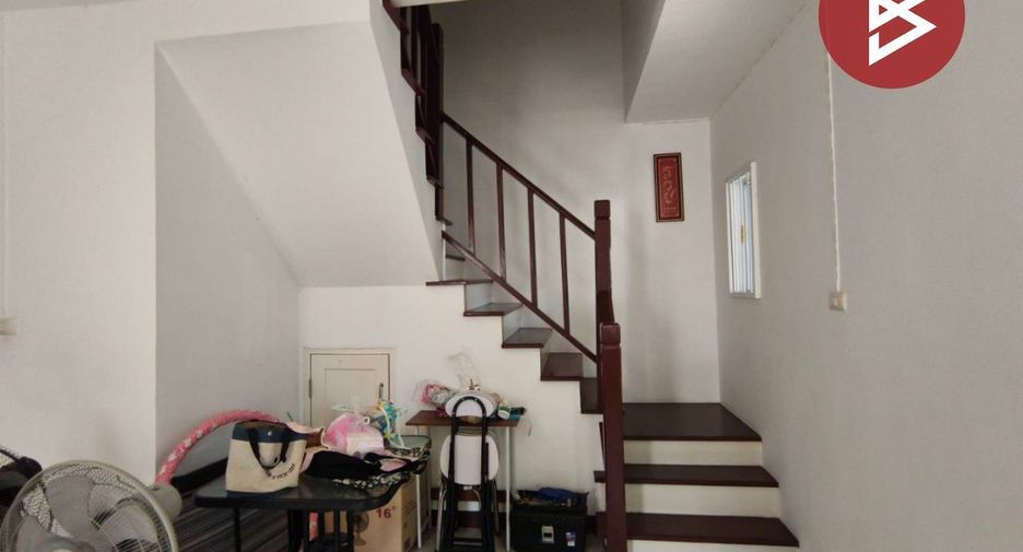 For sale 3 bedrooms townhouse in Mueang Samut Prakan, Samut Prakan