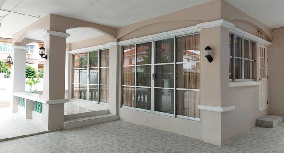 For rent 3 bedrooms house in Si Racha, Chonburi