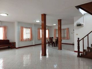 Haus zur Miete mit 3 Zimmer in Si Racha, Chonburi