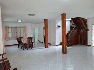Haus zur Miete mit 3 Zimmer in Si Racha, Chonburi