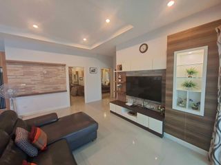 Casa en alquiler de 3 habitaciones en Bang Lamung, Chonburi