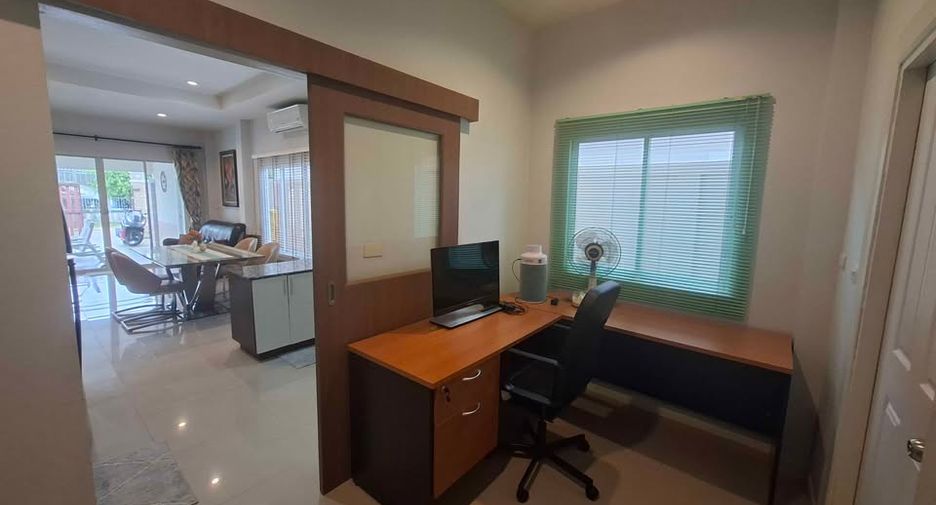 For rent 3 bedrooms house in Huay Yai, Pattaya