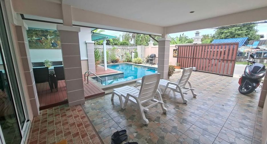 For rent 3 bedrooms house in Huay Yai, Pattaya