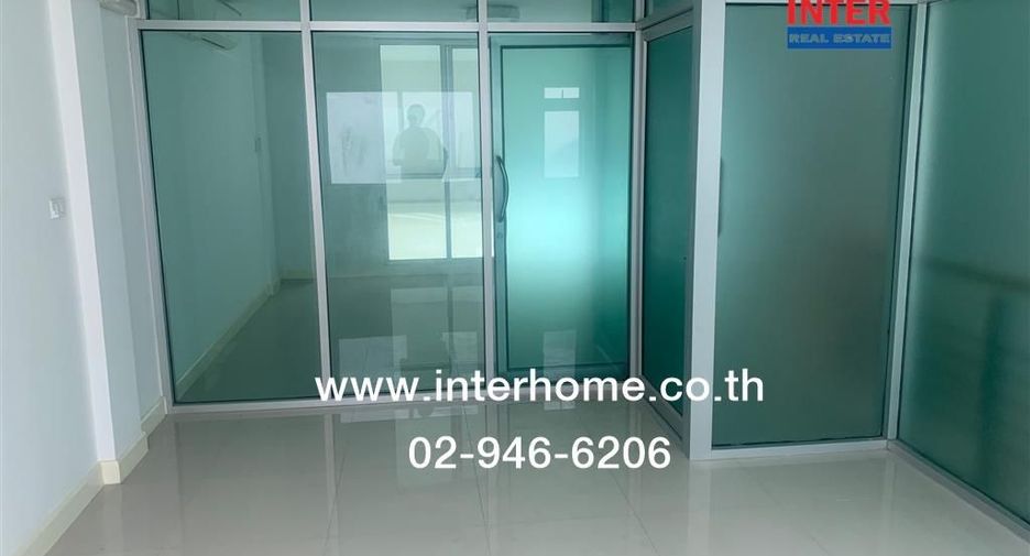 For rent and for sale 7 bedrooms retail Space in Khan Na Yao, Bangkok