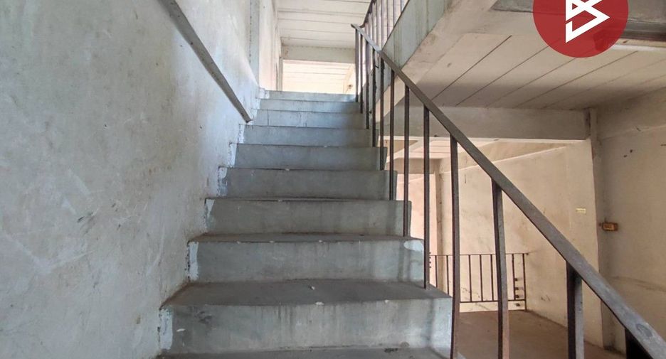 For sale 4 bedrooms retail Space in Bang Bon, Bangkok