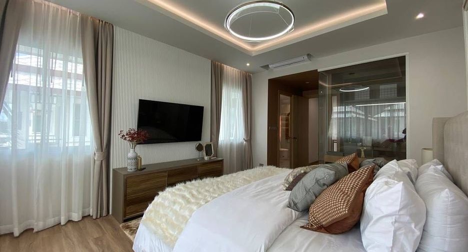 For sale 4 bedrooms house in Bang Lamung, Chonburi
