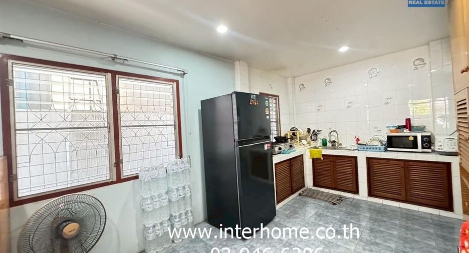 For sale 3 bedrooms house in Mueang Nonthaburi, Nonthaburi