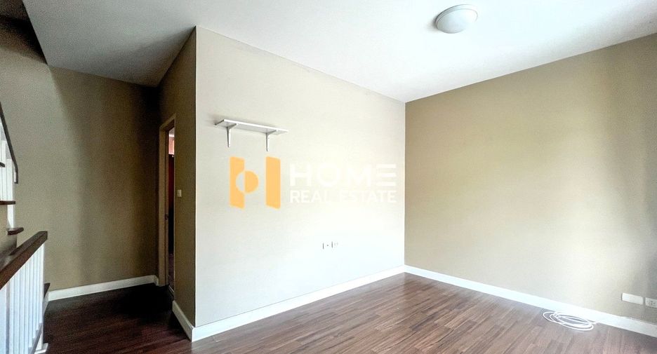 For sale 3 bedrooms townhouse in Bang Kapi, Bangkok