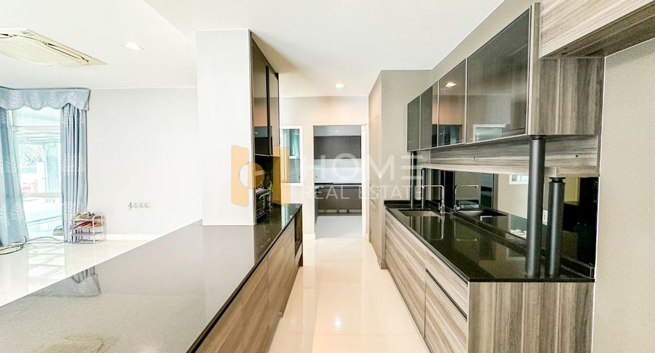For sale 4 bedrooms house in Bang Phli, Samut Prakan
